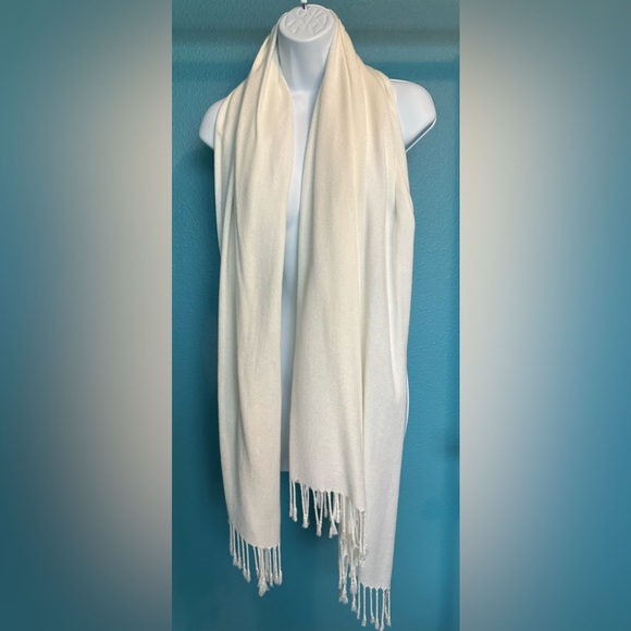 Pashmina scarf in white - Picture 1 of 4